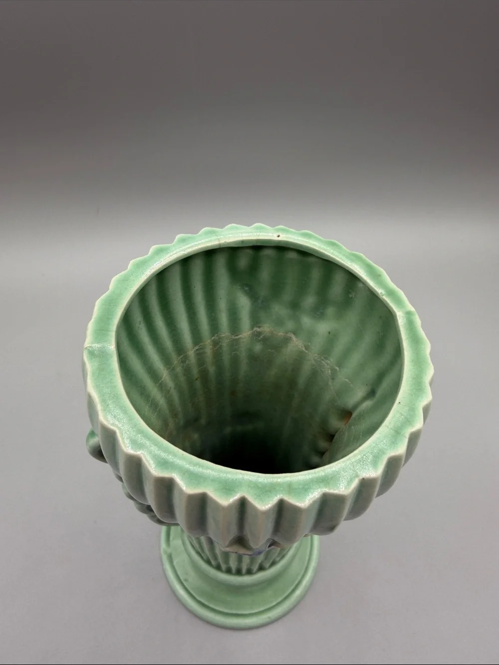 Vintage vase features